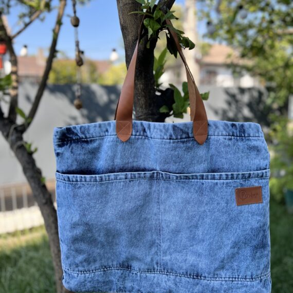 totebag azul asas de cuero camel